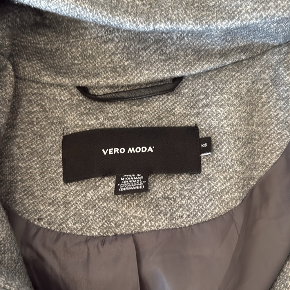 Jacket - Picture 2 of 3